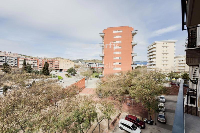 Foto f3b4a372-0e27-4332-8548-d7366ff4f90b. Piso  nuevo de tres habitaciones una en suite y balcón exterior a calle semipeatonal con vistas despejadas. en Badalona