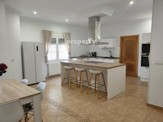 Casa in Pedro Muñoz. Casa con piscina, terreno, barbacoa y pozo en pedro muñoz