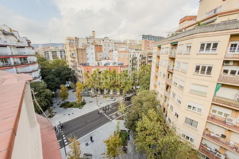 Foto c399f9a2-dd50-4c8e-9a84-345eb12dfb04. Ático  en eixample esquerra con ascensor en finca clásica. en Barcelona