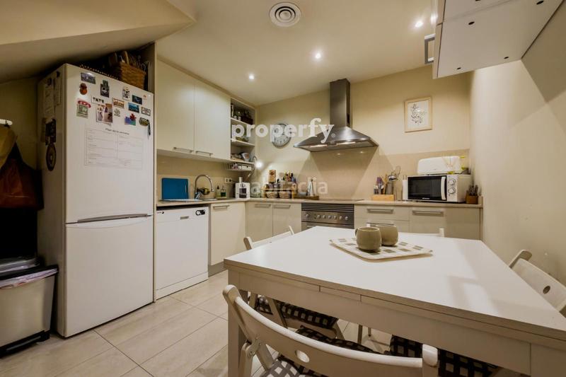 Foto 9190165b-73a2-4b0f-a524-f62fd7b99eaa. Duplex with heating in Putget - Farró Barcelona