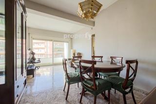 Piso en Baix Guinardó. Sexto piso de altura con balcón 4 hab gràcia barcelona