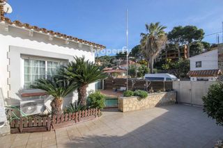 Chalet in Cabrils. Chalet independiente en cabrils con piscina