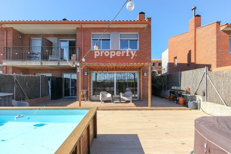 Foto 0e3f1487-1fd1-4661-98f0-aa74f6858cee. Casa adossada amb calefacció aparcament piscina a Roca del Vallès (La)
