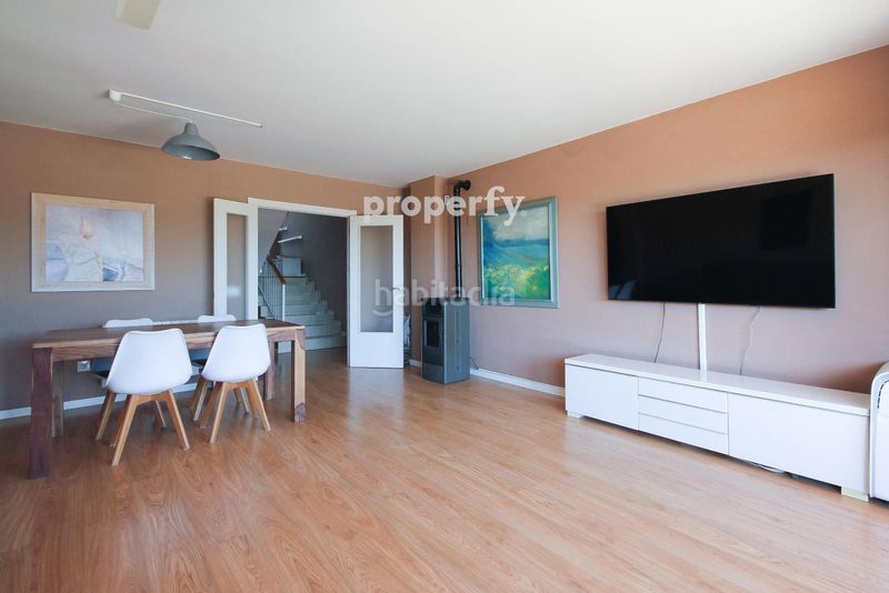 Foto 7e24a6cf-cafb-4068-9815-53ea603f28fa. Casa adossada amb calefacció aparcament piscina a Roca del Vallès (La)