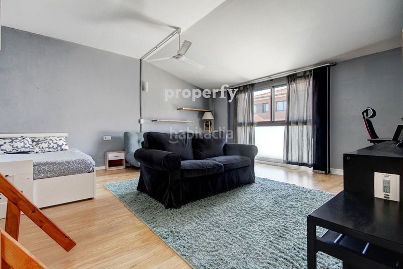 Foto 8d290b55-feaa-4b4c-b23f-06efbf0d2ae4. Casa adossada amb calefacció aparcament piscina a Roca del Vallès (La)