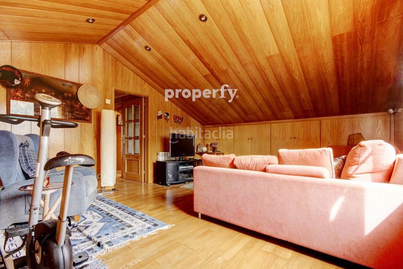 Foto 10704e66-203d-4519-bdeb-ede876b0e9bc. Chalet  independiente con piscina y vistas en Viladrau