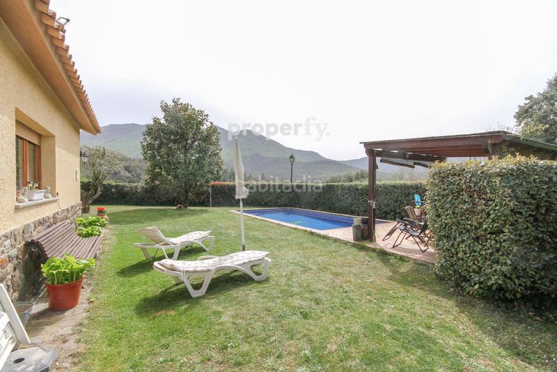 Foto 31aa4bbc-9673-42a6-a39f-b468cf1f7786. Chalet  independiente con piscina y vistas en Viladrau
