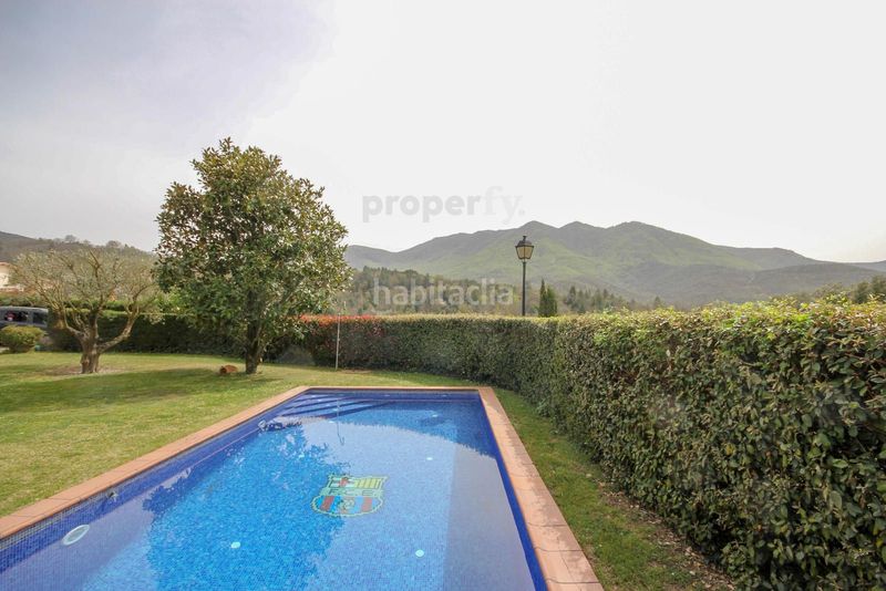 Foto a67fdd88-e207-4a64-b69d-da0affec4a57. Chalet  independiente con piscina y vistas en Viladrau