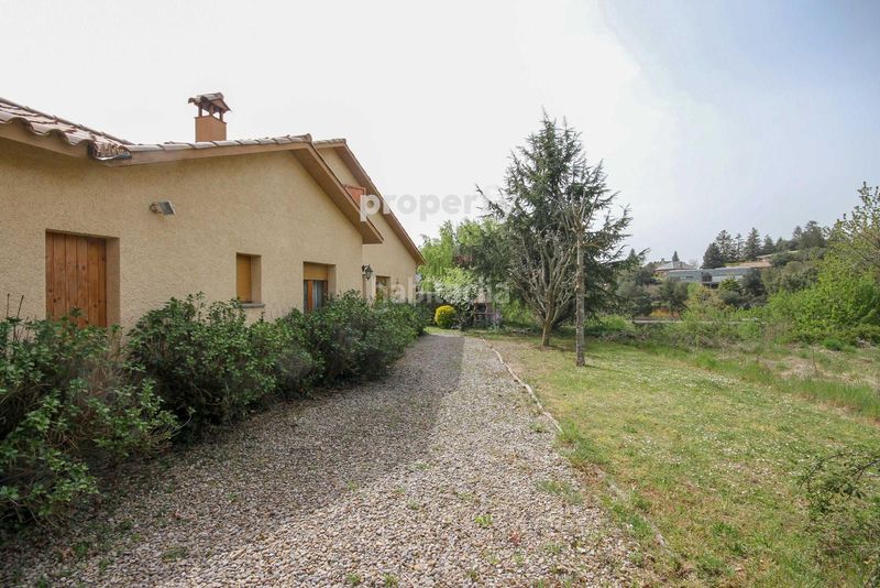 Foto c954e3fb-2362-450b-a4fd-18c0838434b1. Chalet  independiente con piscina y vistas en Viladrau