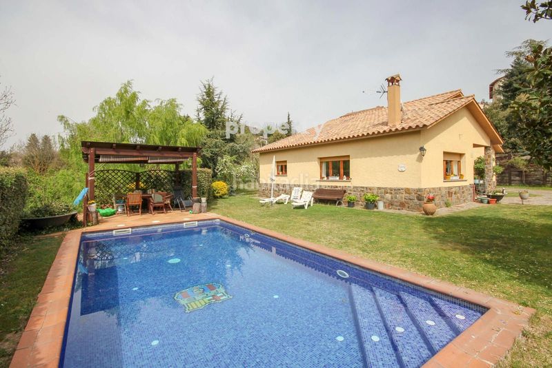 Foto d9285511-4f86-448e-956e-df3d140063b7. Chalet  independiente con piscina y vistas en Viladrau