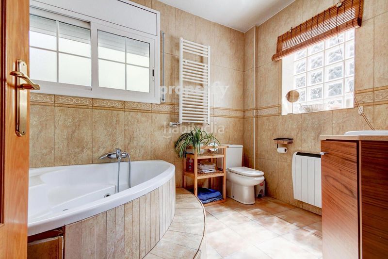 Foto 09952b5b-4604-4a8a-bc59-03f023b4b452. Xalet amb calefacció aparcament piscina a Seva