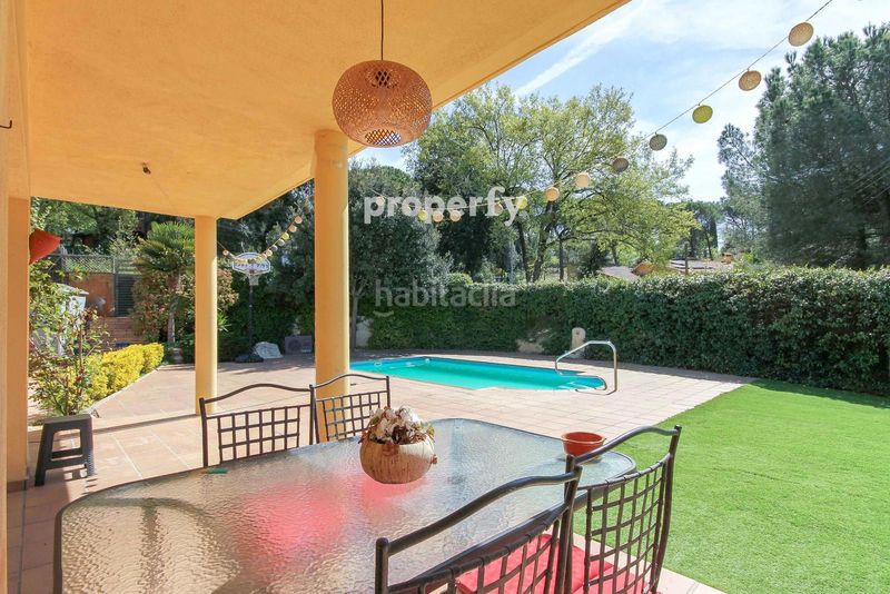 Foto 8367d12d-65c8-4bc2-9e06-f43f5a2e4cc3. Xalet amb calefacció aparcament piscina a Seva