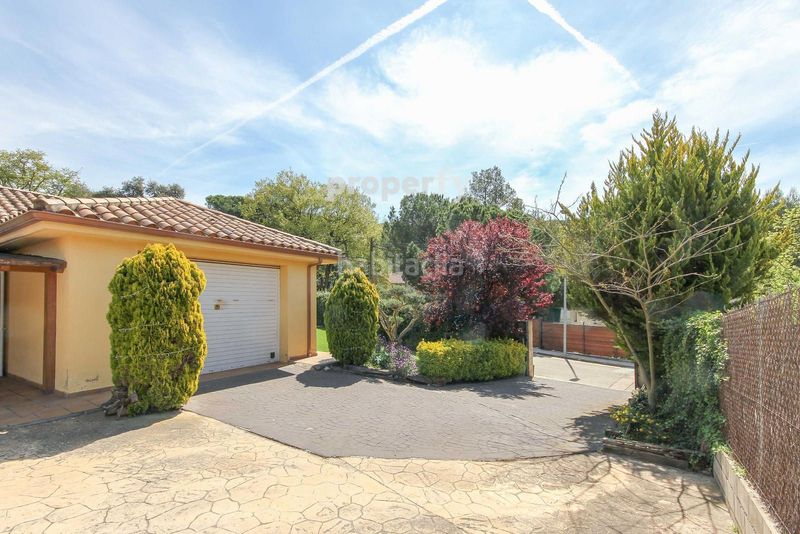 Foto b5b5e94f-3730-4b69-bd9c-f6140d591545. Xalet amb calefacció aparcament piscina a Seva