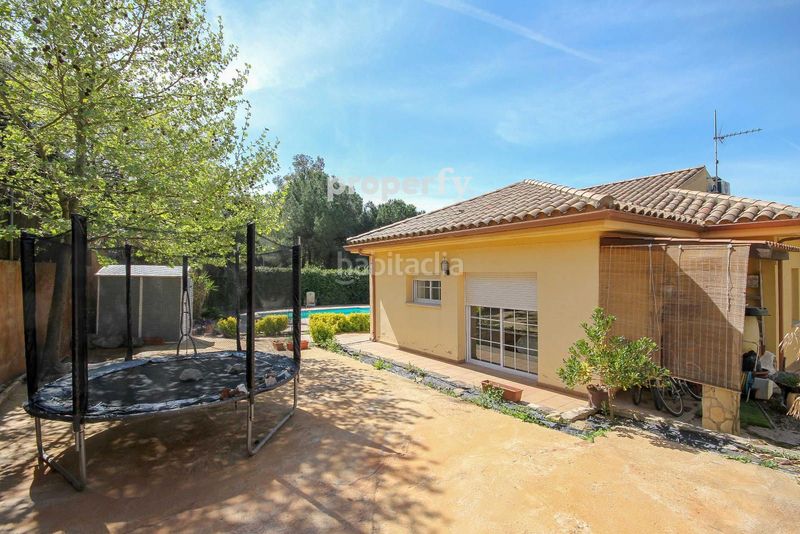 Foto f5cd4028-a7ba-4a7d-b2ee-b3082e95c540. Xalet amb calefacció aparcament piscina a Seva