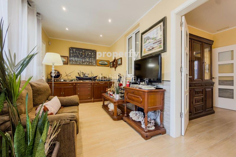 Foto 366ab435-2276-4bcf-b2f2-6cc94e3821a2. Xalet amb calefacció aparcament a Sant Joan-TV3 Sant Joan Despí