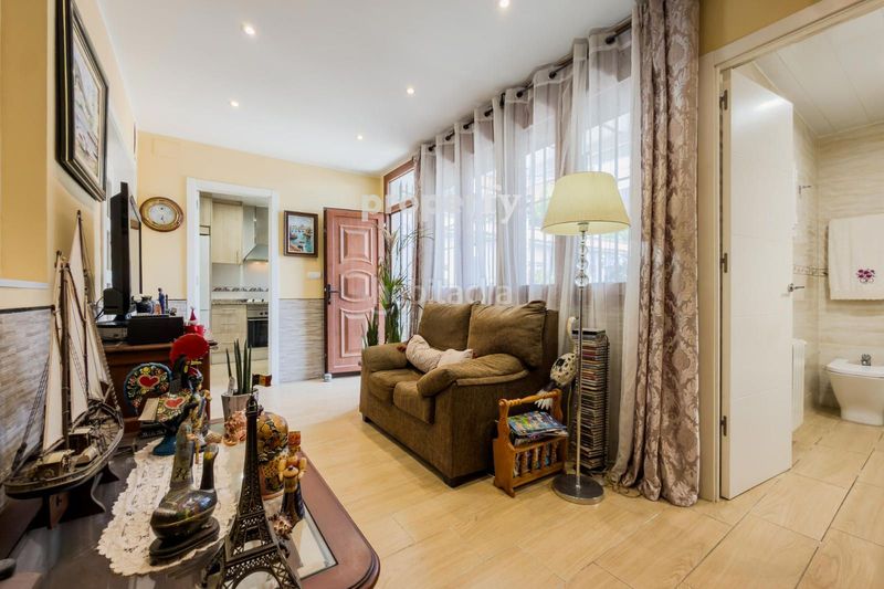 Foto 8dde2f36-2d4c-477b-bbbf-0372a6f562e3. Xalet amb calefacció aparcament a Sant Joan-TV3 Sant Joan Despí