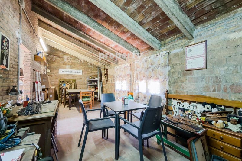 Foto a2d0dae4-9856-4509-b9af-432a02ec2b69. Xalet amb calefacció aparcament a Sant Joan-TV3 Sant Joan Despí