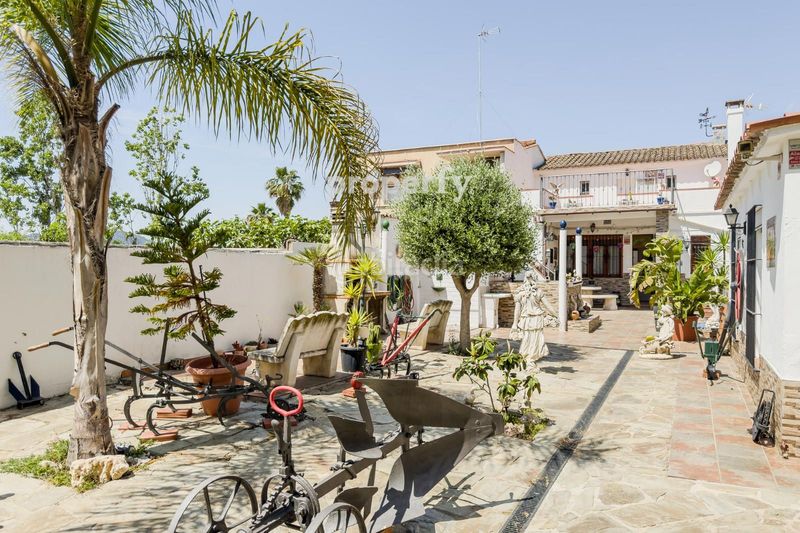 Foto acf2a84f-e1f9-47ef-a863-c026d22187f6. Xalet amb calefacció aparcament a Sant Joan-TV3 Sant Joan Despí