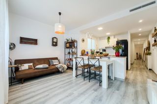 Attique à Centre. Ático con terraza reformado tres habitaciones y climatizado por
