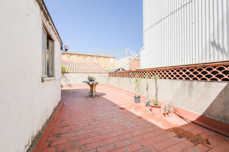 Foto be71cc84-d586-468d-970d-dc02b28a0af2. Casa adossada a Centre Sabadell