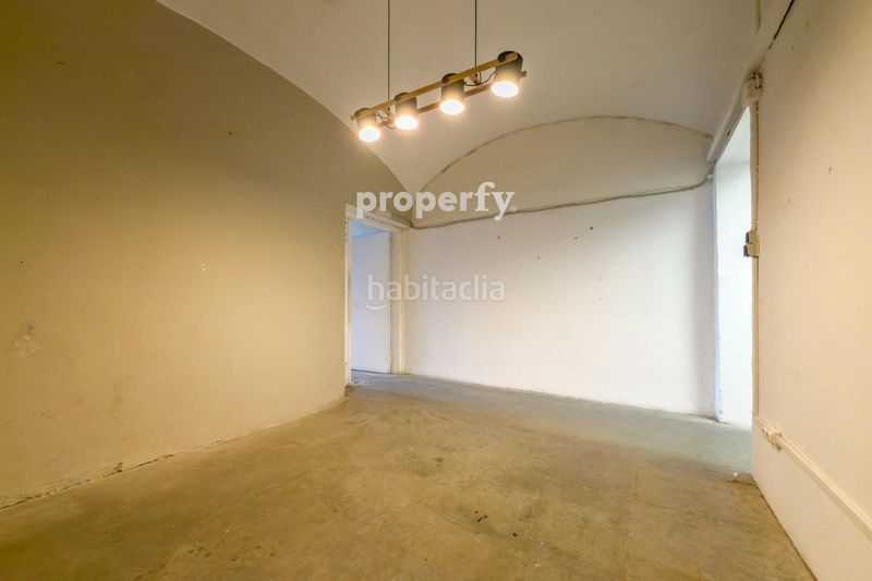 Foto c34f4766-f100-4b84-bdcd-45a4496ec406. Casa adossada a Centre Sabadell