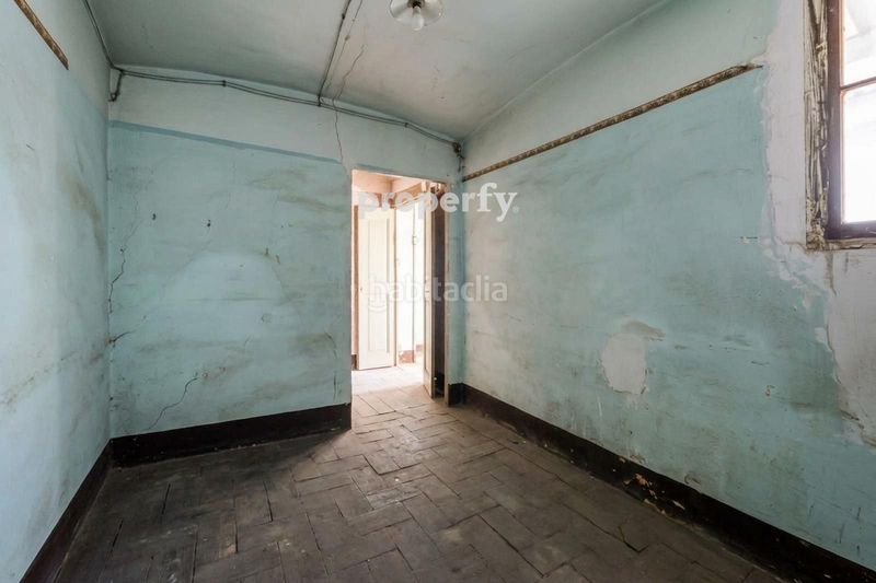 Foto cfb3fdd5-c68f-4af7-85d2-180a361f4093. Casa adossada a Centre Sabadell
