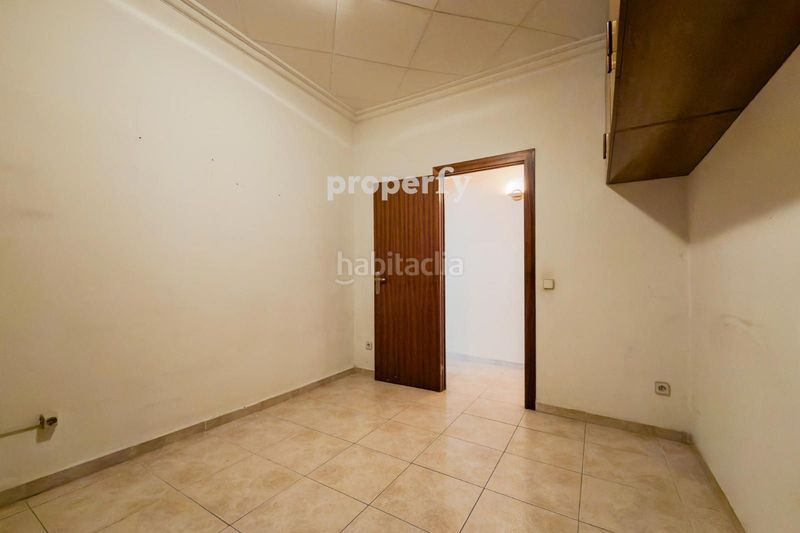 Foto d32bcf25-f78f-479e-9341-f9a4287caa7c. Casa adossada a Centre Sabadell