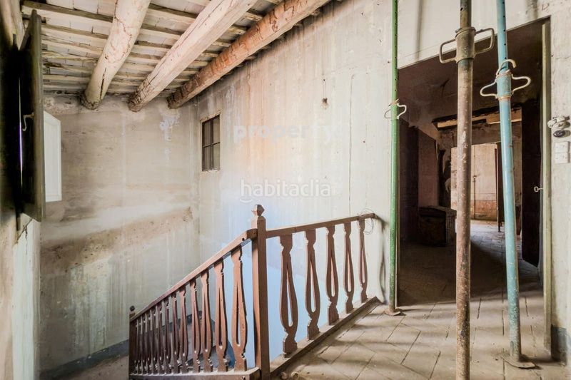 Foto e7de622c-8bba-425a-90af-f5b25c17e8c1. Casa adossada a Centre Sabadell