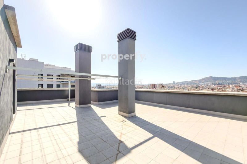 Foto c3aeabce-57c3-4990-ac0d-fba7bd2301ff. Pis amb calefacció aparcament a La Bordeta Barcelona