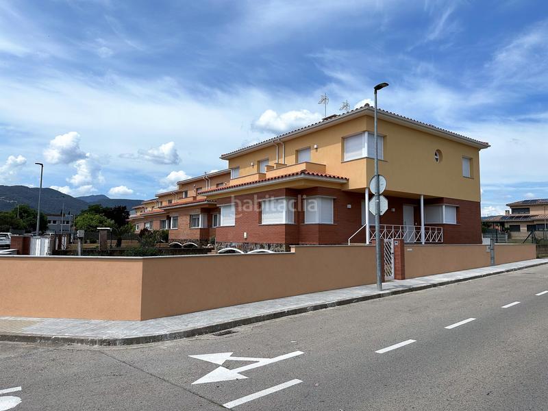 Foto 2a0473dd-5f8a-4e24-bf06-1db94b9db9ba. Casa pareada en carrer jacint verdaguer 20 cases en Porqueres