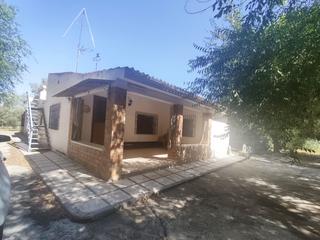 Casa a Antigua carretera bailén-motril km 39. Chalet con la vivienda registrada