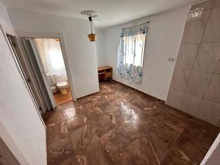 Pis a Calle jacinto higueras 3. ?? venta de piso en calle jaciento higueras