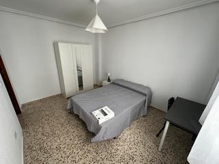 Lloguer Pis a Avenida de andalucía 13. Se alquila dos habitaciones libres