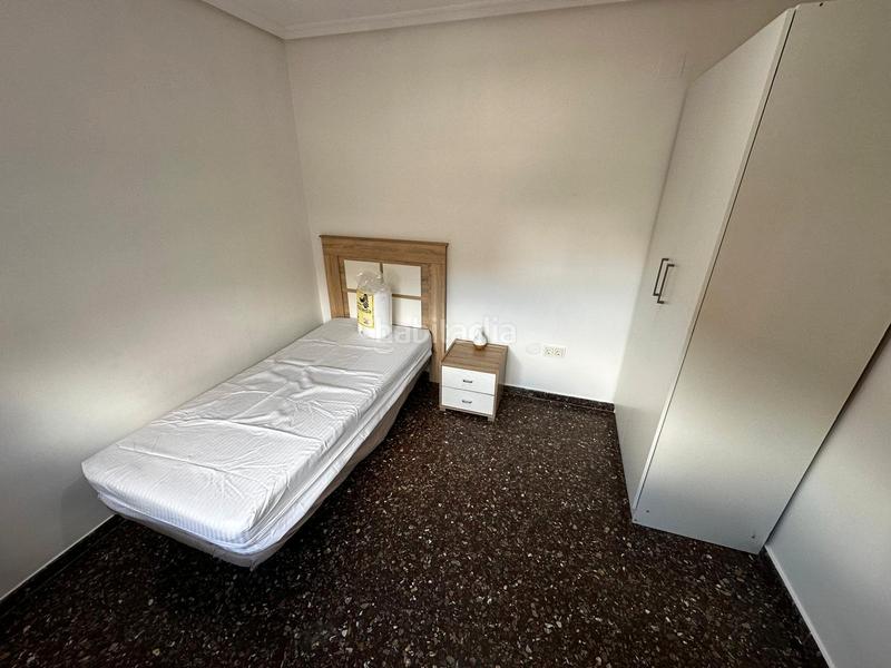 Foto f9c51dea-0ac3-4780-8765-c3cfc956e7da. Alquiler apartamento en calle fuente de la imora 5 en Jaén