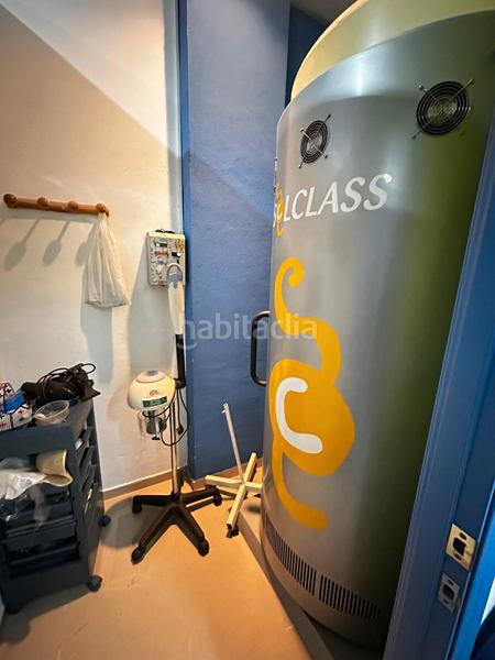 Foto 17e3a6ac-d3ac-4bca-beb5-bd2a0b40bf89. Alquiler local comercial se alquila peluquería en funcionamiento en Jaén