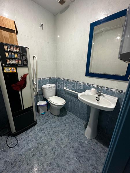 Foto 62def364-355d-4895-9e48-62a2dcfb2b18. Alquiler local comercial se alquila peluquería en funcionamiento en Jaén