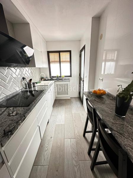 Foto b72fb43e-ab35-42f2-8ea7-3098ba32373b. Flat with parking in Hospital Jaén