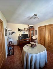 Etagenwohnung in Calle del doctor gomez duran 1