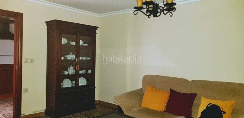 Foto c0aadbb4-30a4-4a47-bf6d-4a5f4c9b3525. Casa adossada amb aparcament a Mancha Real