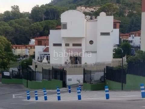 Foto ee8b5f2e-1356-46a2-8f3d-d3d5487a5c2d. Xalet amb calefacció aparcament piscina a Jabalcuz Jaén