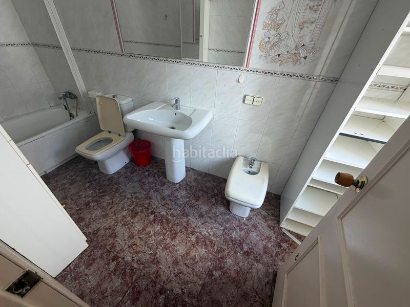 Foto 1540575e-2b99-4931-901c-0ab35d59b72a. Casa amb aparcament a Santa Isabel Jaén