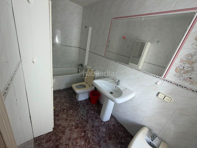 Foto dd0d2569-5d6f-4ef7-bfef-278c6c98ad85. Casa amb aparcament a Santa Isabel Jaén