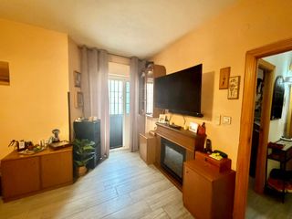 Flat  Calle almendros aguilar