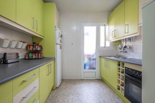 Flat in Calle francisco de paula vallad 3. Venta de piso en cartuja de 3 dormitorios reformado y totalmente