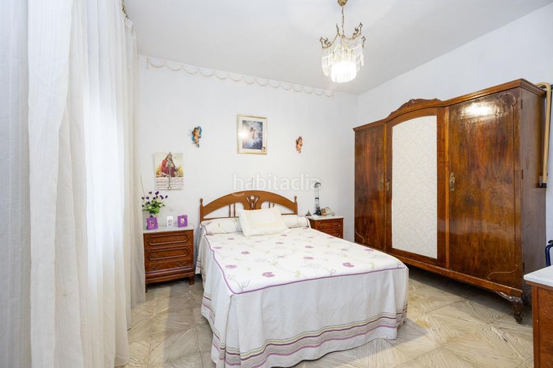 Foto 3237a7ee-99bf-4e3e-b22e-9192a47d41db. Casa amb aparcament a Atarfe