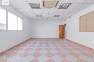 Rent Industrial building in Peligros. Alquiler de nave industrial para oficinas o cualquier tipo de ne