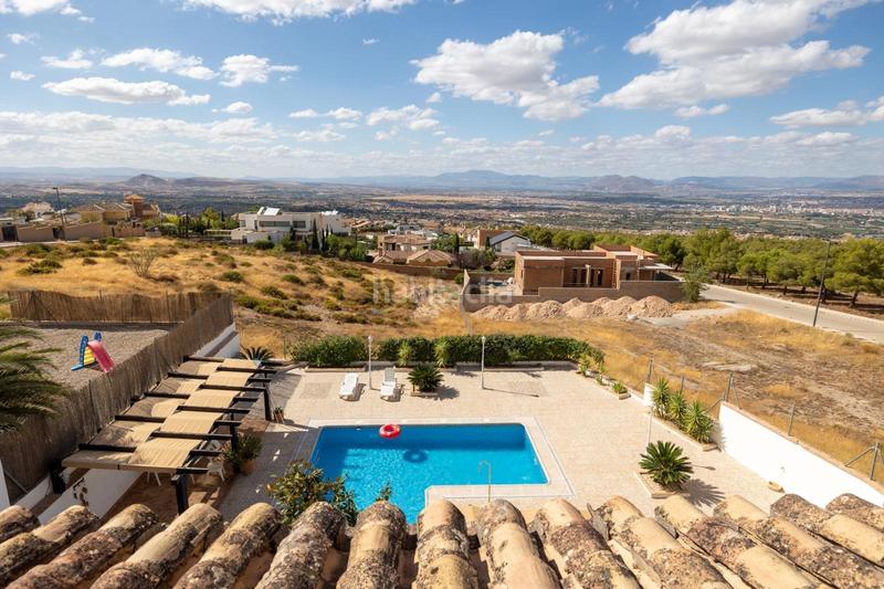 Foto 71c5f269-b3dc-42aa-ab56-1b0c3401a27d. Chalet mit pool in Altos de la Zubia Zubia (La)