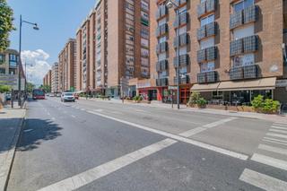 Local Comercial a Calle poeta manuel gongora. Ocasión venta de local alminares por sólo 99.500