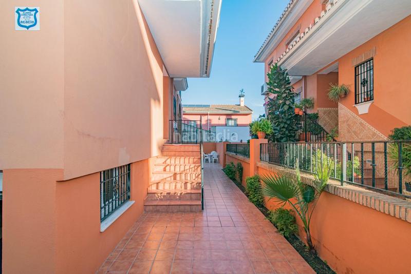 Foto 0cd29563-7214-496a-985f-a88ffc944e0b. Casa aparellada amb aparcament piscina a Purchil Vegas del Genil