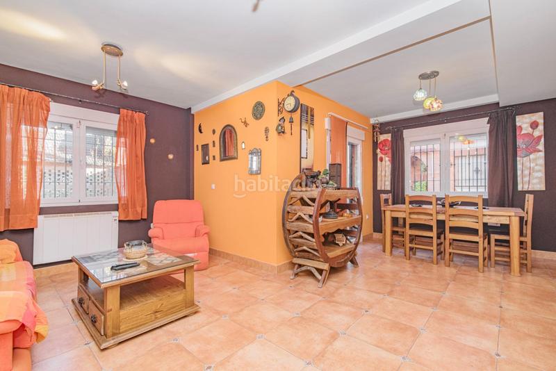 Foto 85726a03-91ca-43ea-b59b-2cd3075b4265. Casa aparellada amb aparcament piscina a Purchil Vegas del Genil